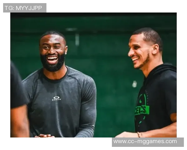 马祖拉怒斥裁判助教卡塞尔劝解遭摔飞引发热议